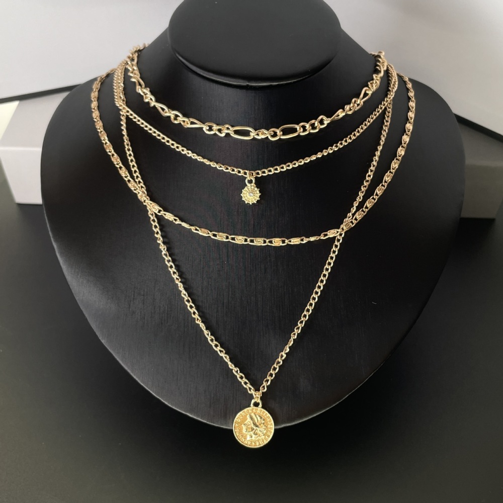 Bohemian Style Portrait Pendan - Layered Pendant Necklace Aesthetic 评论和价格