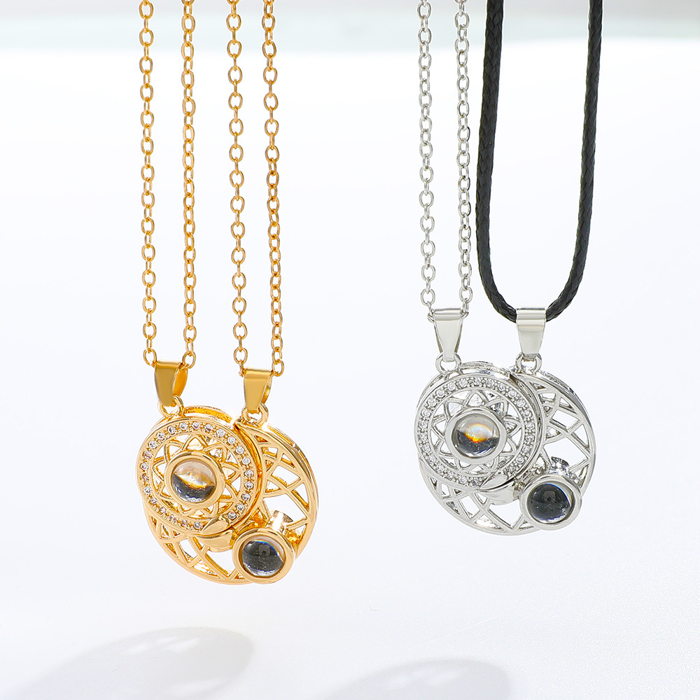 2PCS Magnetic Couple Matching  - Magnetic Couple Matching Necklaces 评论和价格