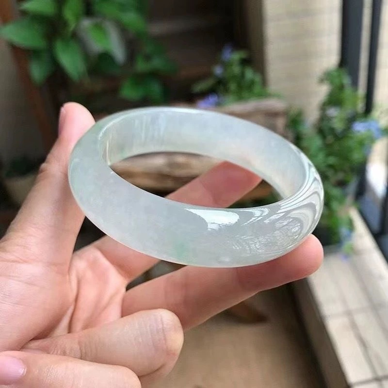 jade women, round shape, trans - Bracelets 评论和价格