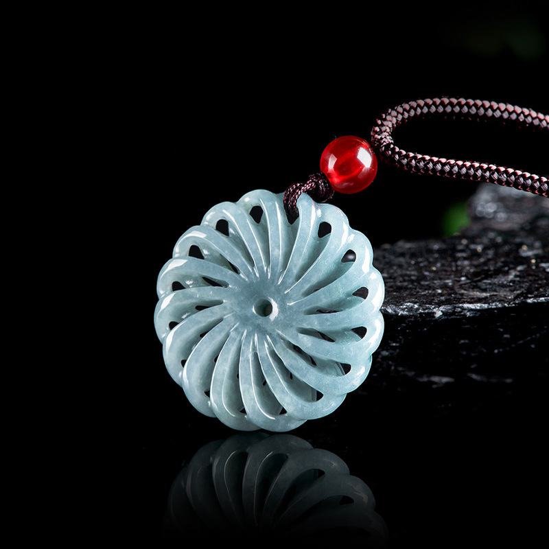 Burmese Jadeite Flower Pendant - Necklaces 评论和价格